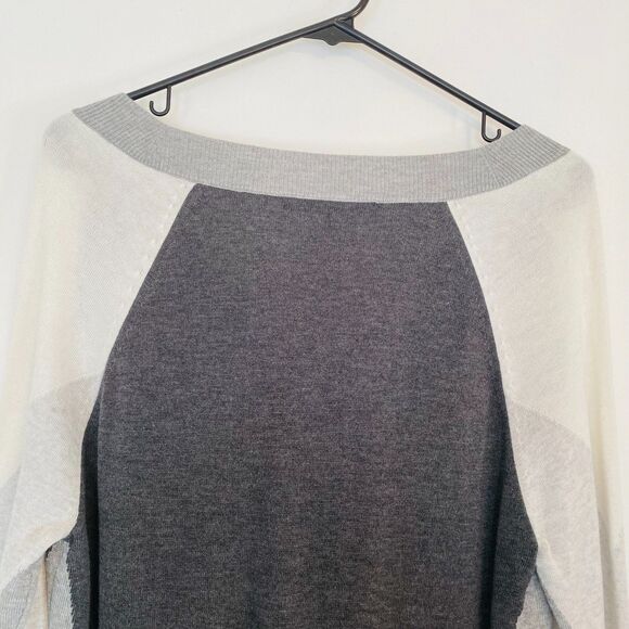 NWT WHITE HOUSE BLACK MARKET LS Vink Gray.Colorblock Tunic Sweater V-Neck Size S - Picture 8 of 10
